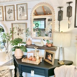 The Shabby Cottage