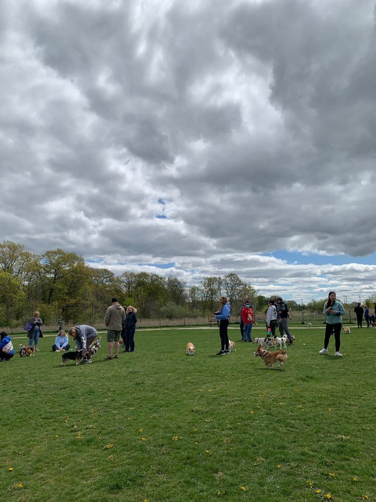 Grand Ravines Dog Park Logo