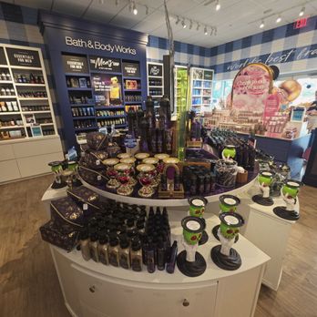 Bath & Body Works - Cosmetics & Beauty Supply Near Me - Pembroke Pines, Florida