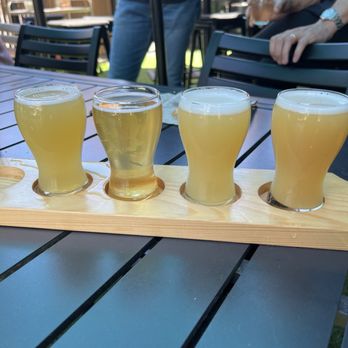 Headlands Brewing - Flight - Beer Gardens Near Me - Walnut Creek, California