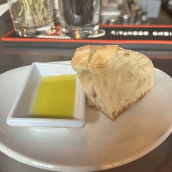 Belotti Ristorante E Bottega - Complimentary bread & amazing olive oil - Italian Near Me - Oakland, California Belotti Ristorante E Bottega - Complimentary bread & amazing olive oil - Italian Near Me - Oakland, California