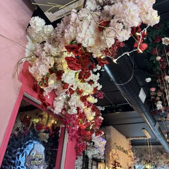 Casa De Flora Bar - More floral decor - Coffee & Tea Near Me - Bloomfield, New Jersey