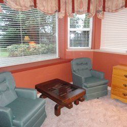 Oceanside Haven - Sitting area in Queen Bedroom