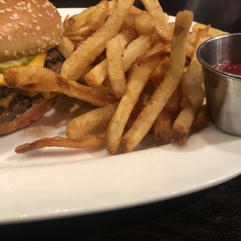 Marlow's Tavern - Royale Burger - New American Near Me - Atlanta, Georgia