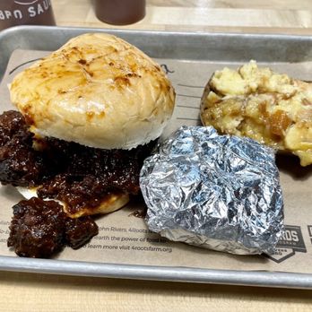 4 Rivers Smokehouse - Barbeque Near Me - Jacksonville, Florida
