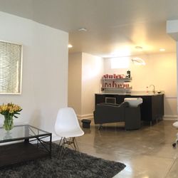 767 Monroe - Additional seating and shampoo basin.