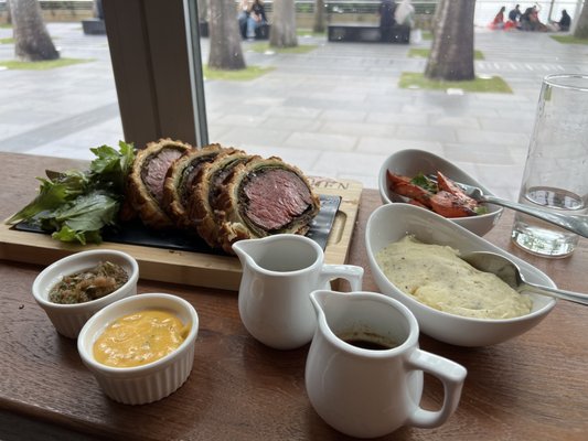 Bread Street Kitchen by Gordon Ramsay by null