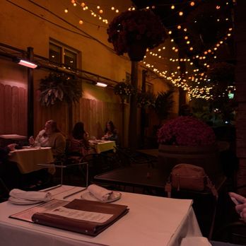 Barrique Kitchen & Wine Bar - Tapas Bars Near Me - Babylon, New York