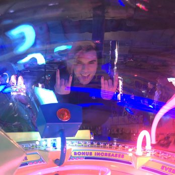 Dave & Buster's Thousand Oaks - Me inside a game machine. Did I mention this place is great for photos? - Arcades Near Me - Thousand Oaks, California Dave & Buster's Thousand Oaks - Me inside a game machine. Did I mention this place is great for photos? - Arcades Near Me - Thousand Oaks, California