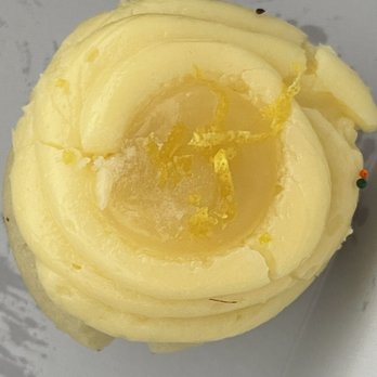 Boots Bakery & Lounge - Lemon Vegan Cupcake - Bakeries Near Me - Spokane, Washington