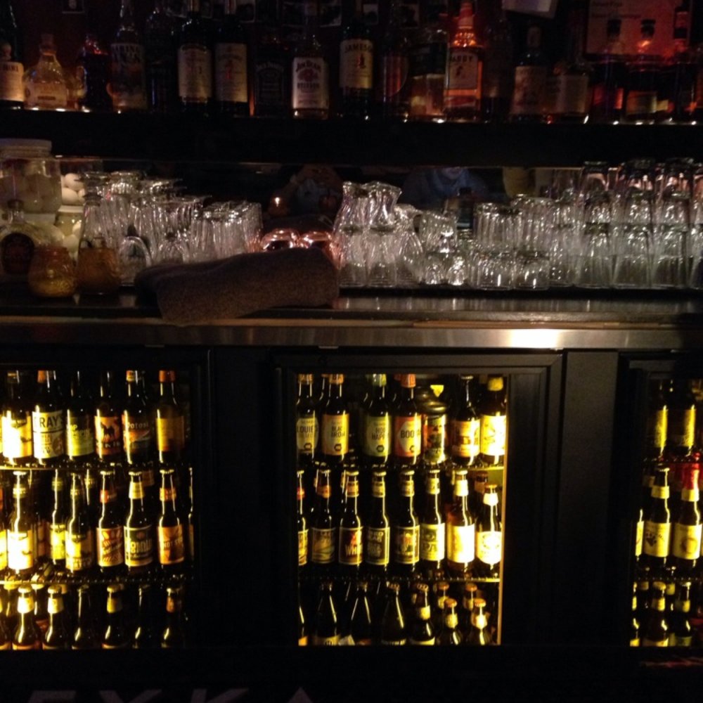 Blackbird Bar - Bars Near Me - Milwaukee, Wisconsin