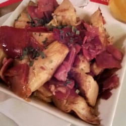 L'Espelette - Une des nombreuses tapas pour l'entrée: poêlé de Coeur d'artichaut et jambon cerrano