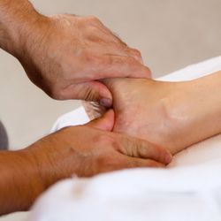 2 Hands Massage