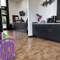 Lex Brodie's Fast Lube - Customer service counter