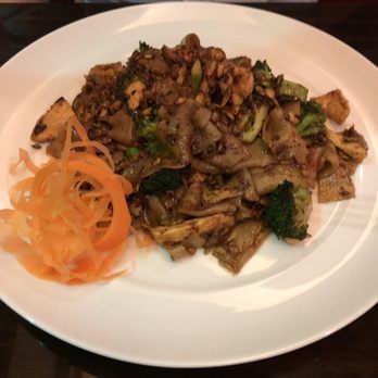Bua Thai Cuisine - pad See Ew - Thai Near Me - Durham, North Carolina