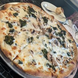 Napoli's Pizza & Restaurant - Alfredo pizza with mushroom and spinach