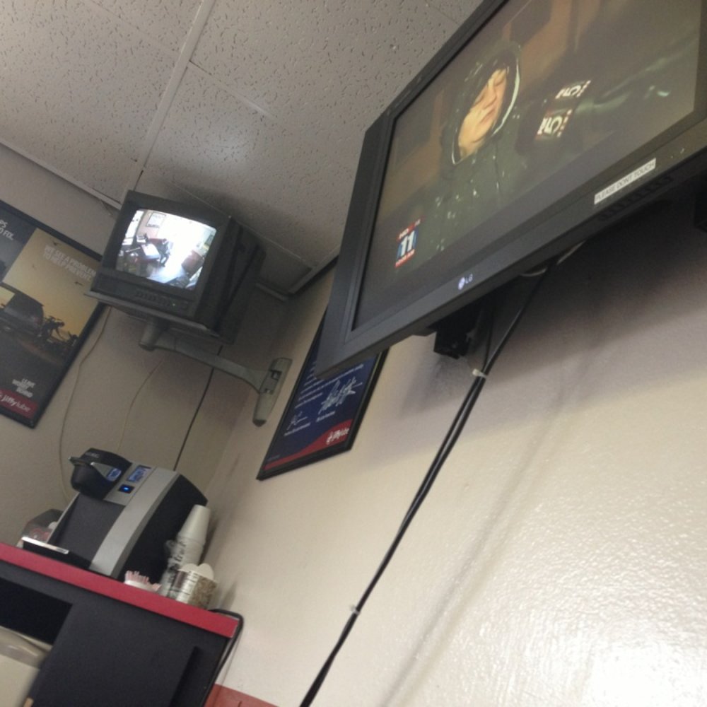 Jiffy Lube Oil Change - Auto Repair Near Me - Simi Valley, California Jiffy Lube Oil Change - Auto Repair Near Me - Simi Valley, California