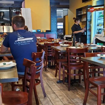 A Legna - Large group of customers sitting next to us. - Italian Near Me - Morristown, New Jersey