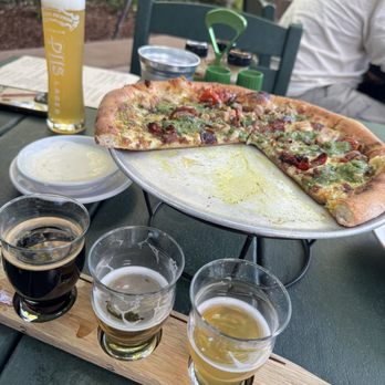 Sierra Nevada Taproom & Restaurant - Chicken bacon Pesto pizza - Breweries Near Me - Chico, California Sierra Nevada Taproom & Restaurant - Chicken bacon Pesto pizza - Breweries Near Me - Chico, California