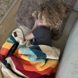 Open Box Treasures - The coziest Pendelton blanket only $7!!