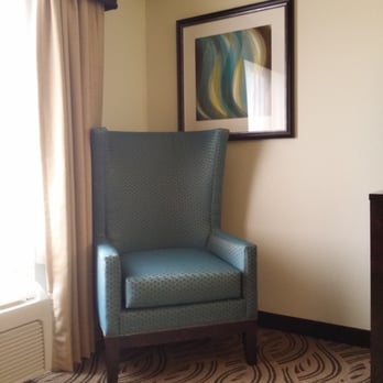 Hampton Inn & Suites Alpharetta - The cute chair in our room - Hotels Near Me - Alpharetta, Georgia