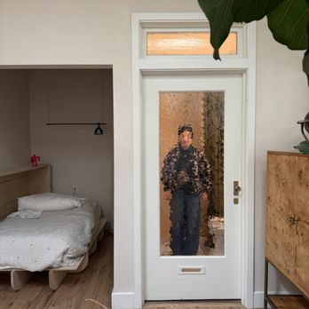 No Vacancy - Completley see through door to the bathroom for a room that allegedly sleeps three! - Guest Houses Near Me - Kansas City, Missouri No Vacancy - Completley see through door to the bathroom for a room that allegedly sleeps three! - Guest Houses Near Me - Kansas City, Missouri