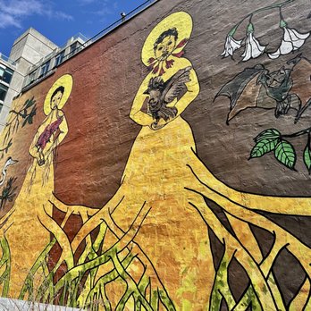 The High Line - Murals along the walk - Parks Near Me - New York, New York