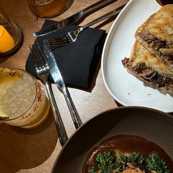 Harlow Grove - Short rib entree and French dip sandwich - Breakfast & Brunch Near Me - Winter Garden, Florida Harlow Grove - Short rib entree and French dip sandwich - Breakfast & Brunch Near Me - Winter Garden, Florida