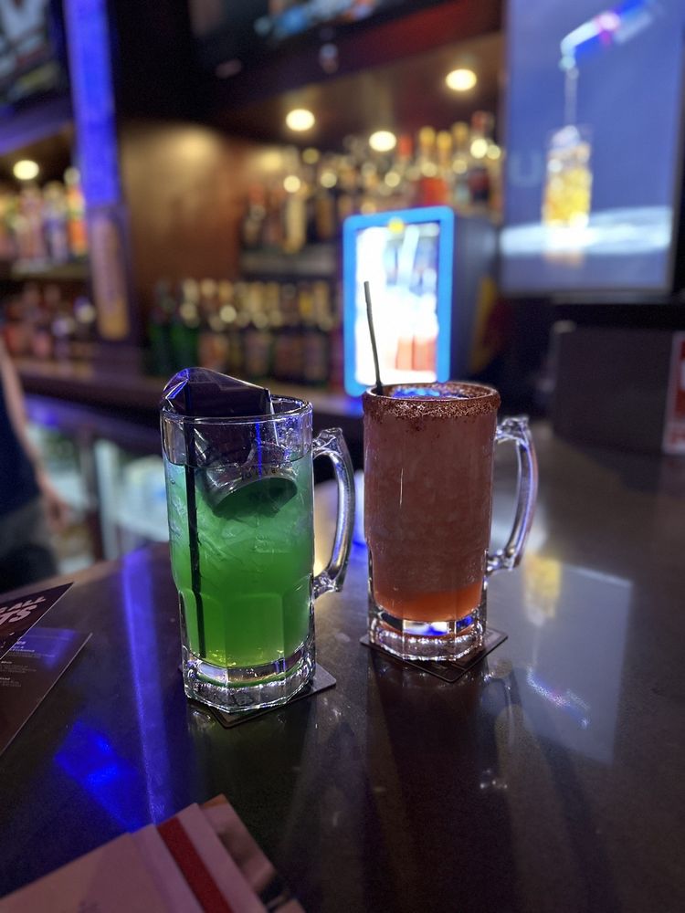 Boston's Restaurant & Sports Bar
