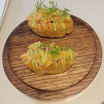 Core by Clare Smyth - Crab roll from the Amuse Bouche - British Near Me - London, XGL