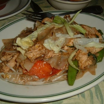 US Thai Cafe - Drunken Noodles. - Thai Near Me - Edgewater, Colorado US Thai Cafe - Drunken Noodles. - Thai Near Me - Edgewater, Colorado