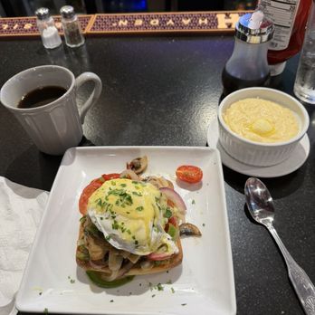 Sorella’s - Garden Benedict - Breakfast & Brunch Near Me - Spartanburg, South Carolina