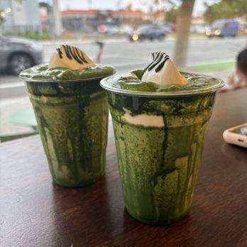 Re Coffee - Matcha Einspanner with vanilla sweetener and oat milk - Desserts Near Me - Northridge, California Re Coffee - Matcha Einspanner with vanilla sweetener and oat milk - Desserts Near Me - Northridge, California
