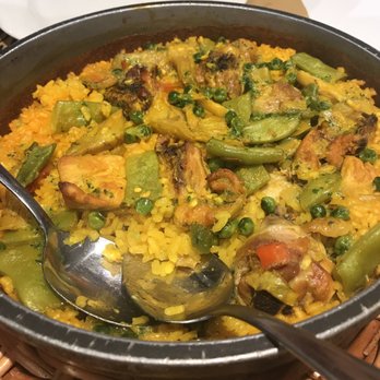 Santa Anna - Chicken paella - Spanish Near Me - Barcelona, B Santa Anna - Chicken paella - Spanish Near Me - Barcelona, B