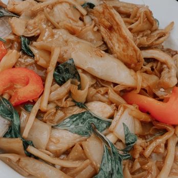 Turmeric Thai Kitchen - Drunken Noodles - Thai Near Me - La Jolla, California Turmeric Thai Kitchen - Drunken Noodles - Thai Near Me - La Jolla, California
