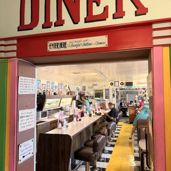 Peggy Sue's 50's Diner - Pizza Near Me - Yermo, California Peggy Sue's 50's Diner - Pizza Near Me - Yermo, California