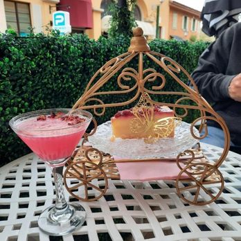 Mrs Coco - Cinderella Carriage - Cafes Near Me - Henderson, Nevada