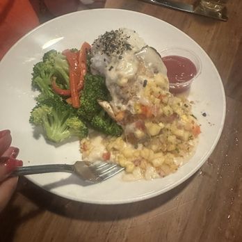Restaurant 604 - Mac nut Maui - Breakfast & Brunch Near Me - Honolulu, Hawaii