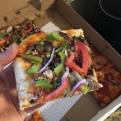 The Pizza House - Veggie pizza with added tomatoes