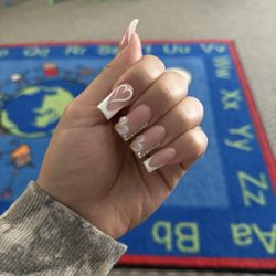 Royal People Nails