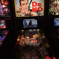 Das Flipperhaus - Dr.No