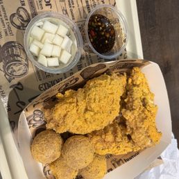 4PC Bburinkle Tenders with Matcho King Sauce and Bburinkle Cheese Balls