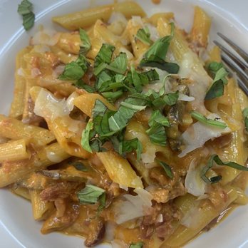 Wally's Italian Eatery - Penne Rose - Italian Near Me - Whitby, Ontario