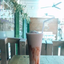 Artsy Cafe - Banana Berry Shake