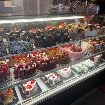 Argentina Bakery - Cake bar. - Bakeries Near Me - Irving, Texas