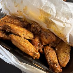 They know how to make wings at this jawn