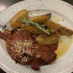 Lamb shank with potatoes Lamb shank with potatoes