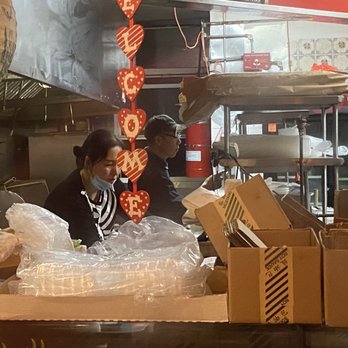PACIFIC MOON - "Cooks" not attending phones; not attending delivery drivers; not wearing masks. - Chinese Near Me - Woodside, New York