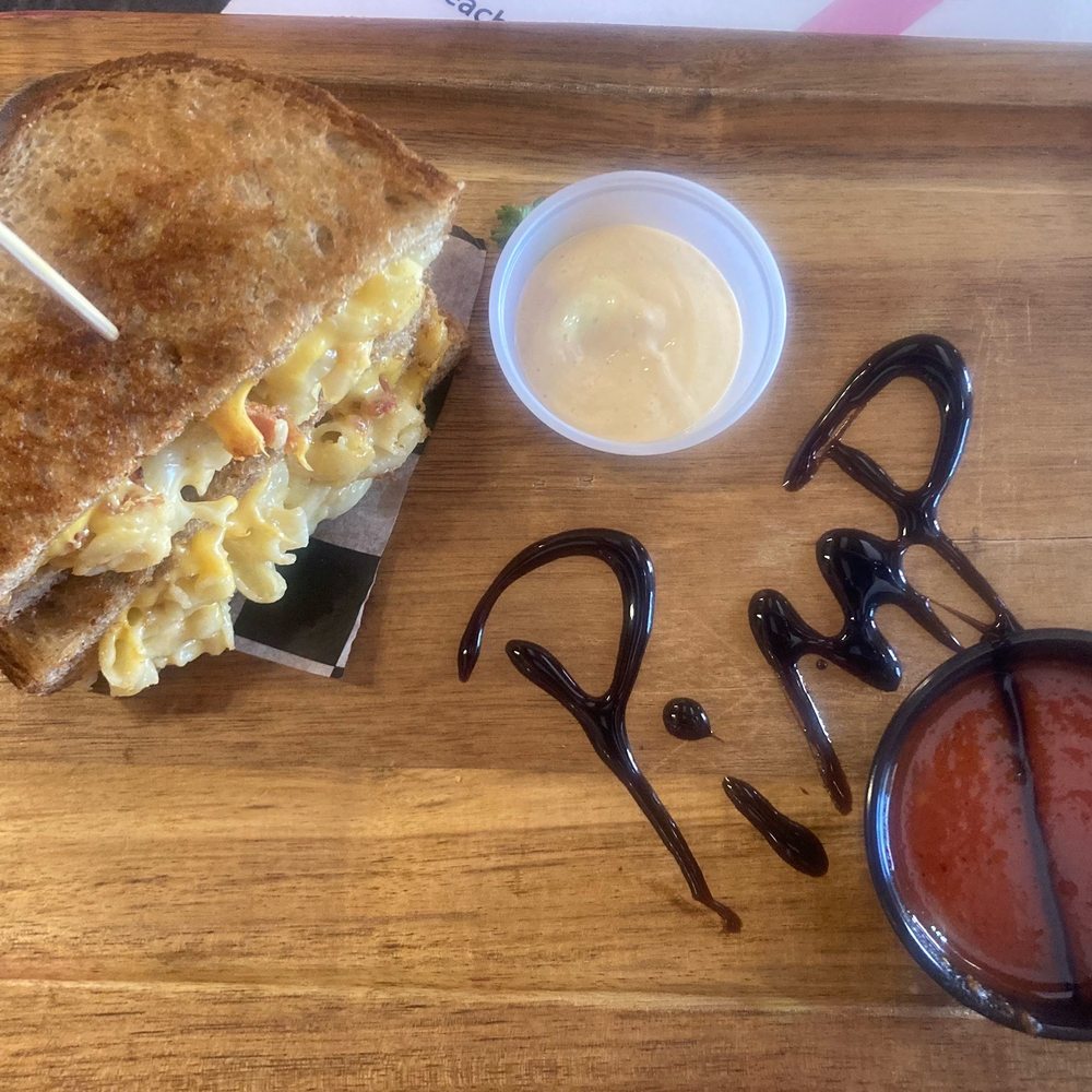 Grilled Cheese Gallery - Ice Cream & Frozen Yogurt Near Me - St. Augustine, Florida