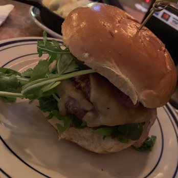 Duke's Grocery - Proper Burger - I'd skip it - Pubs Near Me - Washington, DC, District of Columbia
